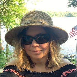 Meet your Posher, Pamela